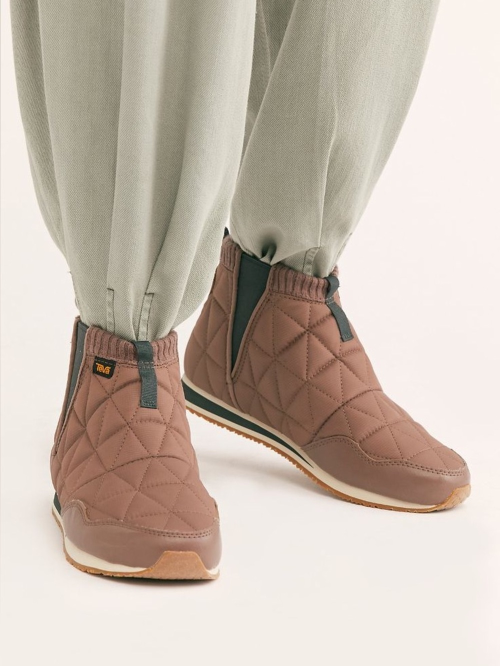 Like New Teva Ember Boot